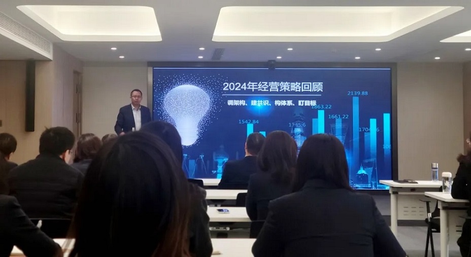 陈海.jpg 陈海.jpg